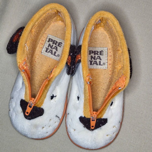 Prenatal baby boots size 23 used, indoor with dog design