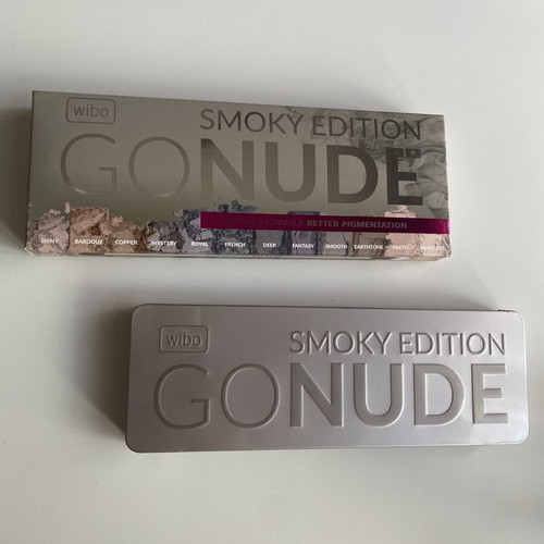 Cosmetics set new with Wibo smoky eyeshadow palette and MAC eyeliner