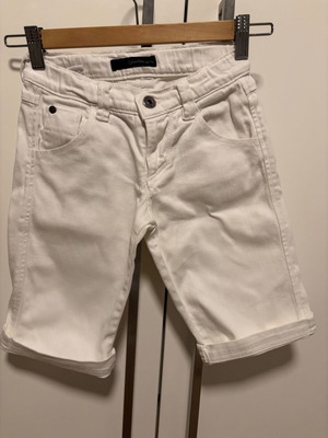 Calvin Klein  jeans βερμούδα για αγόρι & ΔΩΡΟ t shirt  Pepe μόνο 13€!