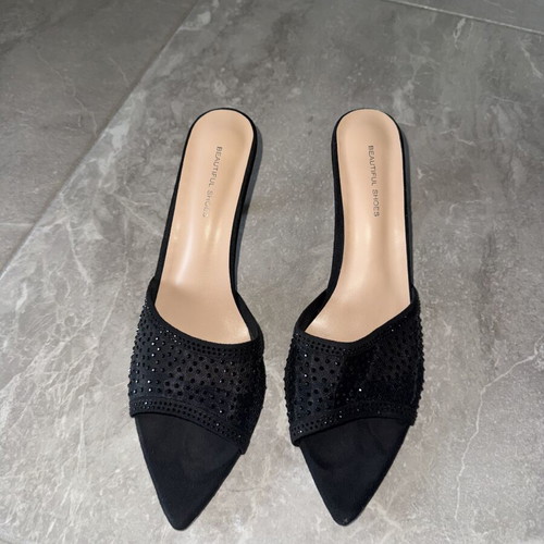 Low Heel Pumps size 40.5 like new, black