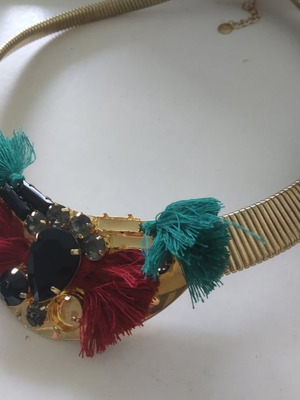 Βραδυνό κολιέ καινούργιο χρυσό boho statement με πολύχρωμες λεπτομέρειες