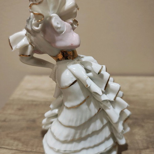 Figurine old used with six breaks