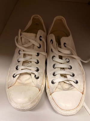 Обувки Converse употребявани, спортни, номер 41, бели