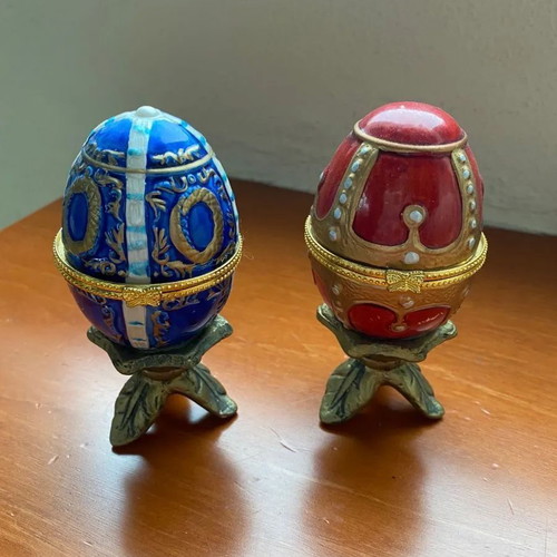 Decorative eggs new with base 12cm