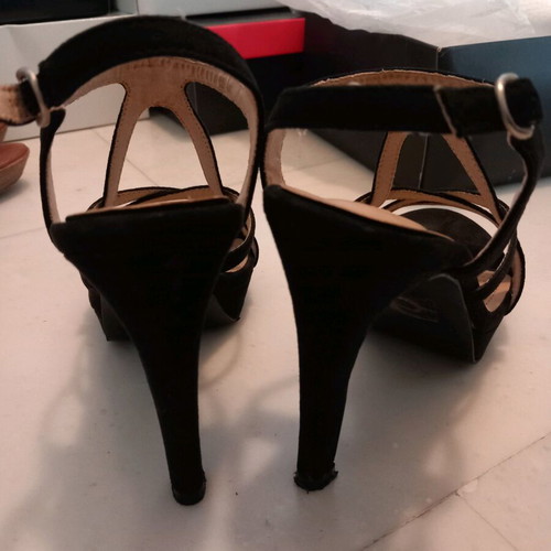 Corina high heel sandal like new, black size 37