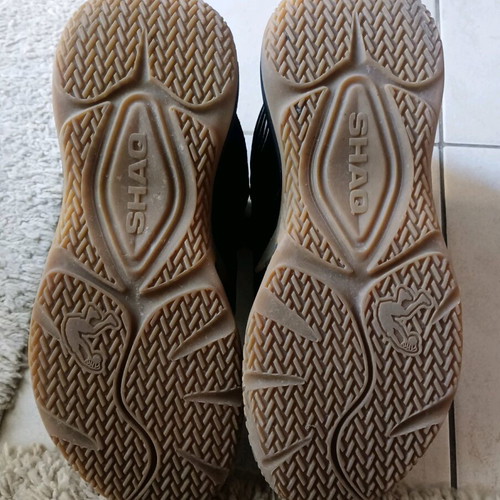 Shaq Shoes size 43.5 like new, black and gold athletic