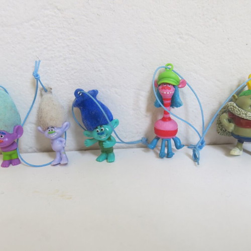 Dreaworks Trolls figures used, pack of 5, Chupa Chups with 2016 catalog