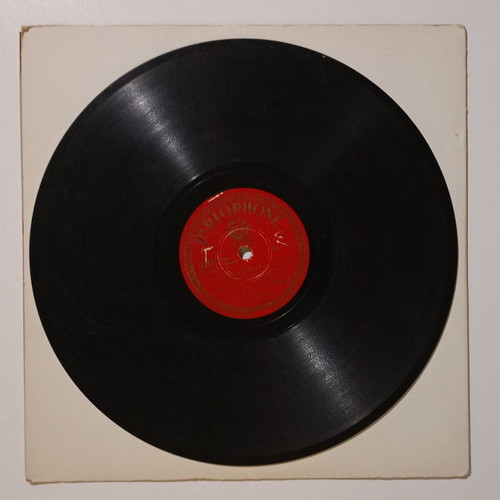 Parlophone 78 rpm record B. 74090 used with songs by Koula Nikolaidou