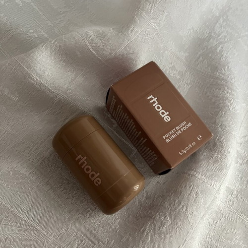 Rhode Pocket Blush new, shade Piggy