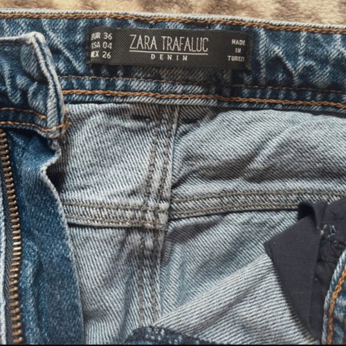 Zara jeans like new with rips, wide legs, size S