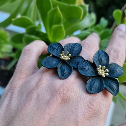 Fashion Flower earrings like new