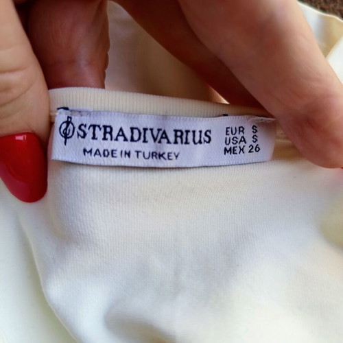 Stradivarius women's white crop top spaghetti straps size S like new