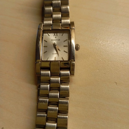 Battery watch like new, very good