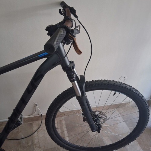 Kelly's Spider Mountain Bike 29 Inch used with disc brakes and pump