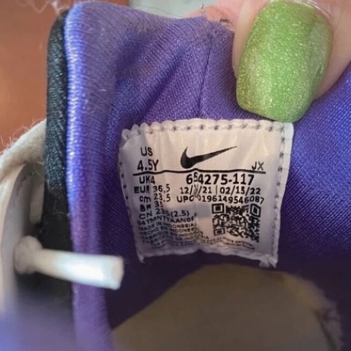 Nike athletic shoes like new, white with purple details, size 36.5
