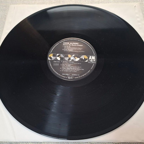 Herb Alpert North On South St. LP σαν καινούργιο, jazz