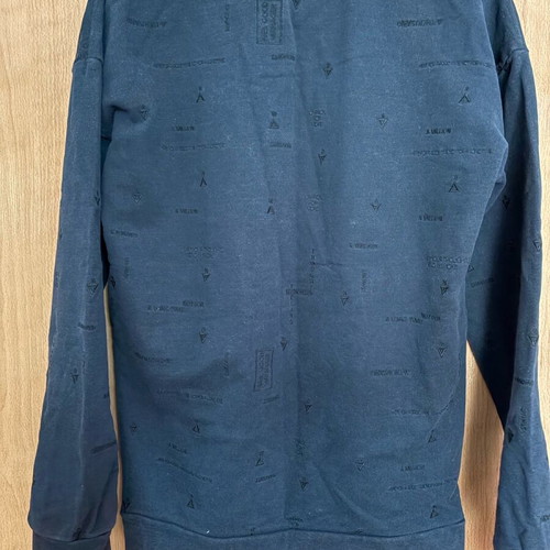 Blue sweatshirt with embroidery brand who medium like new
