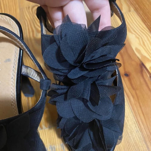 Black sandals like new with flower design, size 37