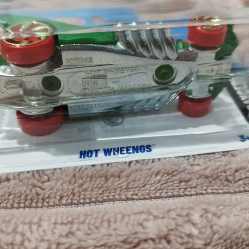 Treasure Hunt Hot Wheels car new