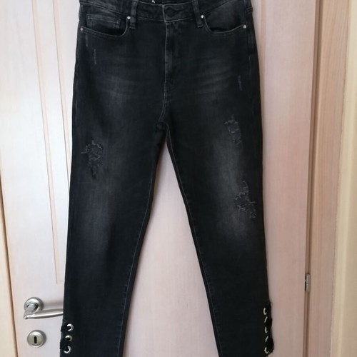 Guess jeans size L new, black with ankle detail