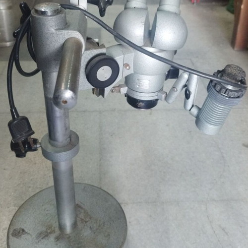 Carl Zeiss Stereo Microscope used with original base
