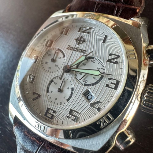 Zodiac Chronograph Z07003 Swiss Made wristwatch like new, grey and brown