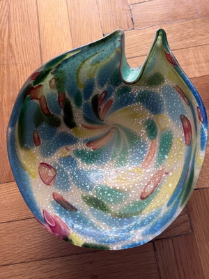 Vintage glass bowl like new with aventurine effect