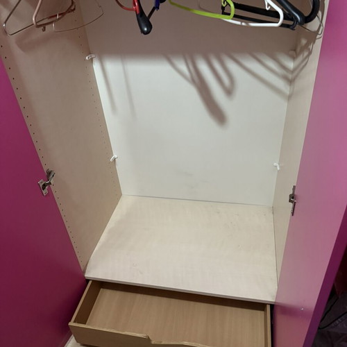 Wardrobe like new, good quality