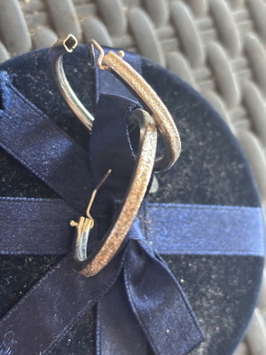 Silver hoop earrings 925, like new, with sangre detail