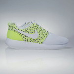 Nike Roshe One Prm λευκά και πράσινα γυναικεία αθλητικά παπούτσια μεταχειρισμένα, νούμερο 39