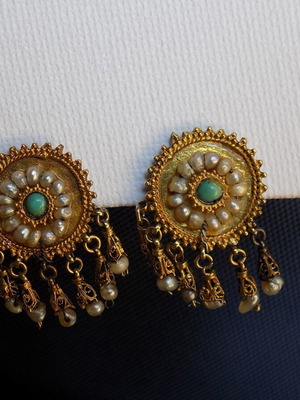 Gold earrings used, 120+ years old, family heirloom, 7gr
