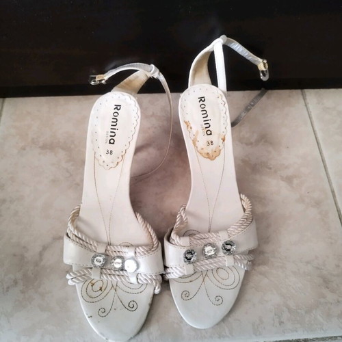 Romina white pumps used size 38