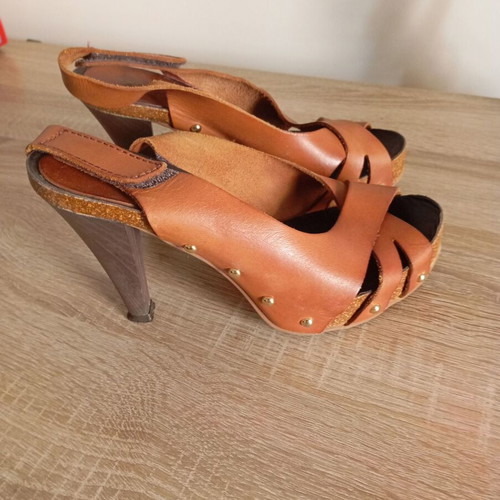 Yoshino brown leather high-heeled sandals with strap size 37 like new