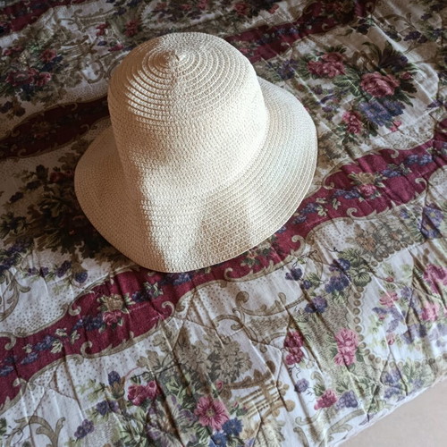 Women's straw hat used, size 54, white