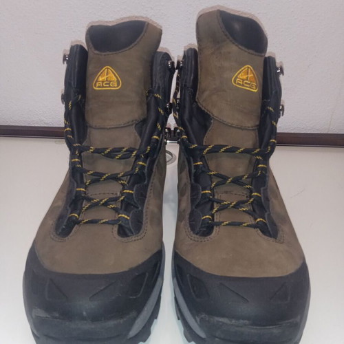 Nike ACG Gore-Tex boots size 45 new