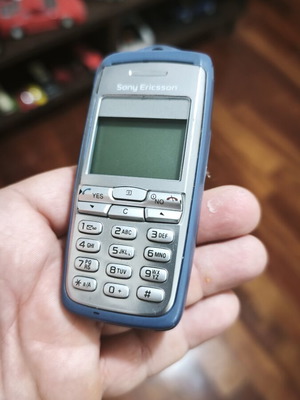 Sony Ericsson T600 retro collectible mobile phone