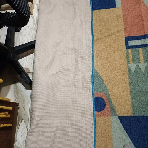 Modern synthetic rug 2.00 x 2.45m with geometric design like new