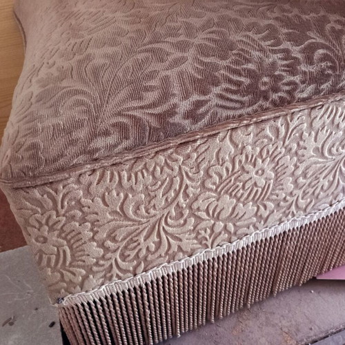 Englezakis living room set used, needs renovation