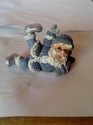 Santa Claus decorative figurine new, small size