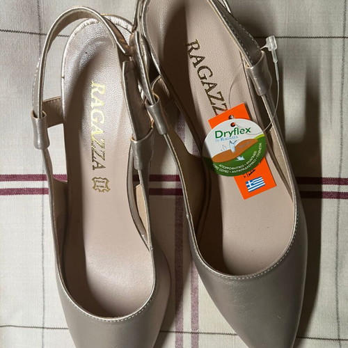 Slingback shoes gold champagne color new, size 37–37.5