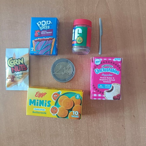 Mini Brands Foodie miniatures like new, pack of 5 pieces