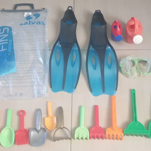 Summer beach items for kids used, set of 40 pieces