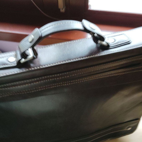 TUMI brown leather business bag like new