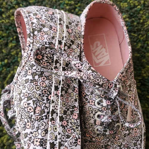 Collectible Vans New size 37