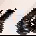  ZARA γυναικεία μποτάκια με αλυσίδα