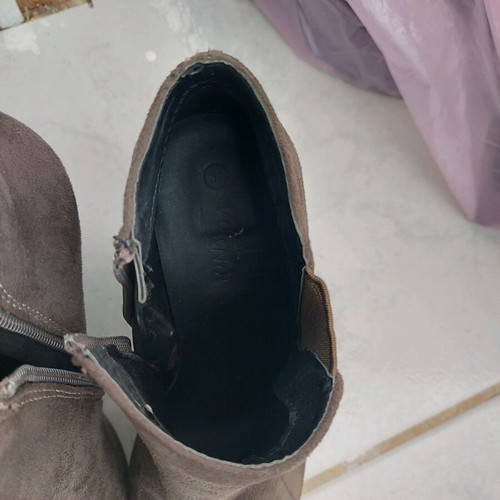 Women’s boots used, gray, comfortable