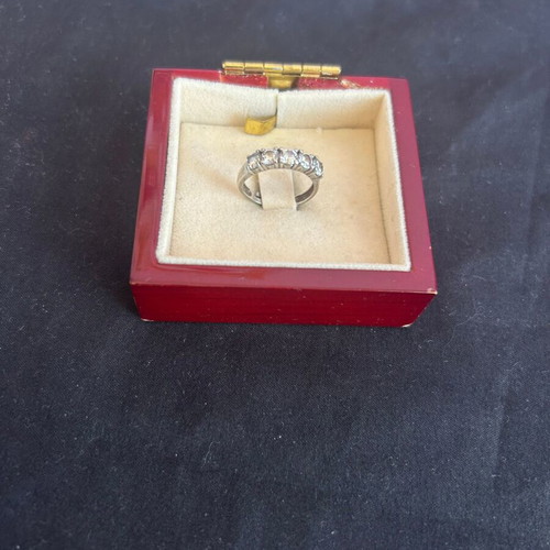 Silver ring with white stones like new
