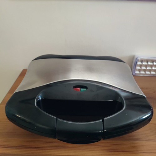 Moulinex sandwich maker for 2 toasts, like new