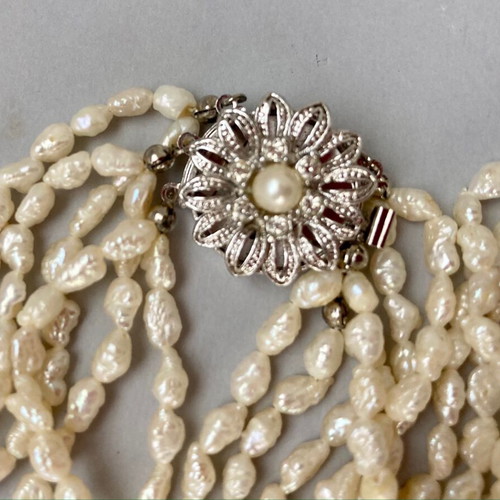 Vintage 1960s pearl set used, necklace and clip-on earrings