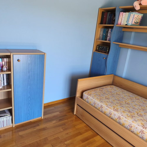 Neoset children's bedroom set with bed and bookshelf